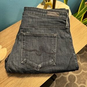 EUC AG Farrah skinny jean. RN104857. Lovely soft denim with great stretch.